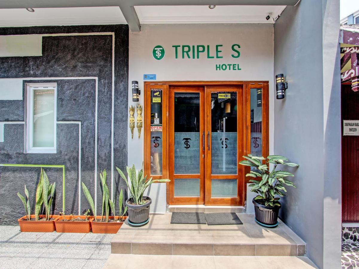 Oyo 91686 Triple S Hotel Malioboro Джок'якарта Екстер'єр фото