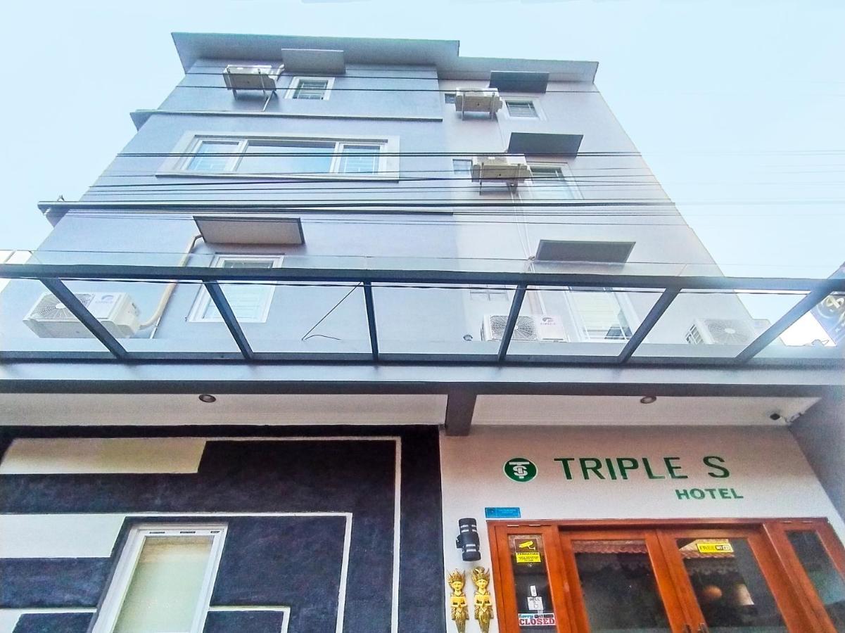 Oyo 91686 Triple S Hotel Malioboro Джок'якарта Екстер'єр фото