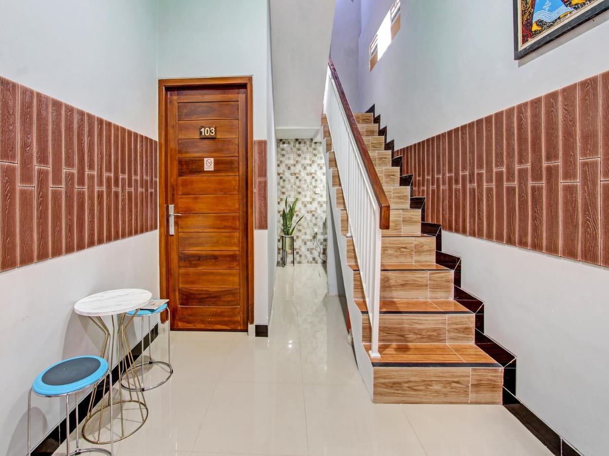 Oyo 91686 Triple S Hotel Malioboro Джок'якарта Екстер'єр фото