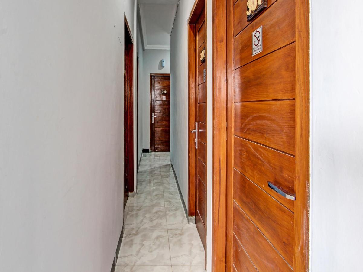 Oyo 91686 Triple S Hotel Malioboro Джок'якарта Екстер'єр фото